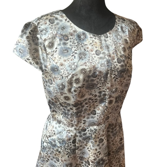 Lauren Conrad Disney Bambi Collection Silver Floral A-Line Dress Sz 10 – Pockets - Picture 3 of 12